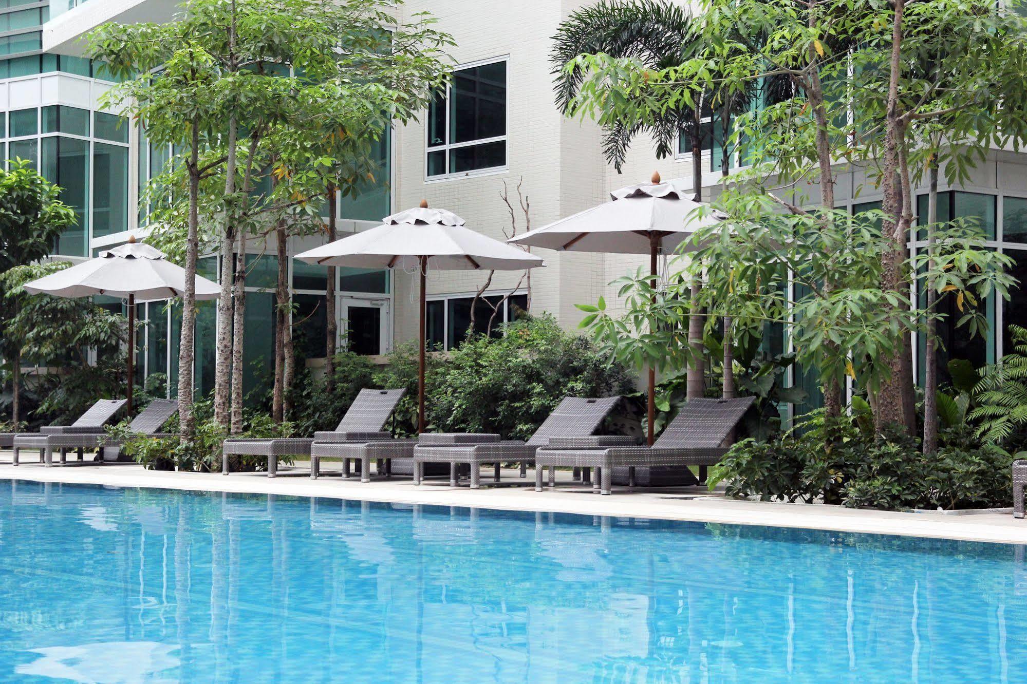 Aruga Apartments By Rockwell Makati Makati City Екстер'єр фото